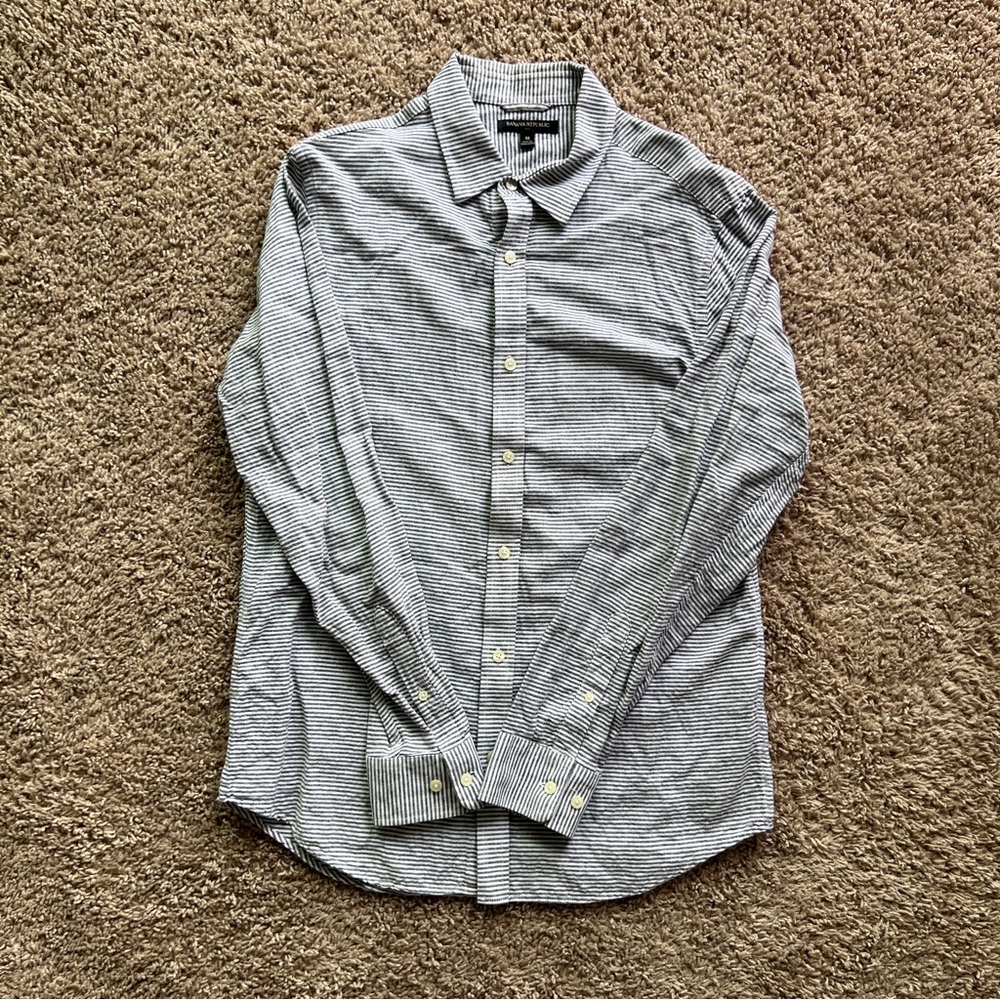 Men’s Banana Republic Button Up | Size: M | White with Gray Stripes